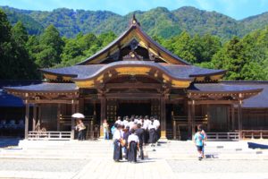 新潟県彌彦神社